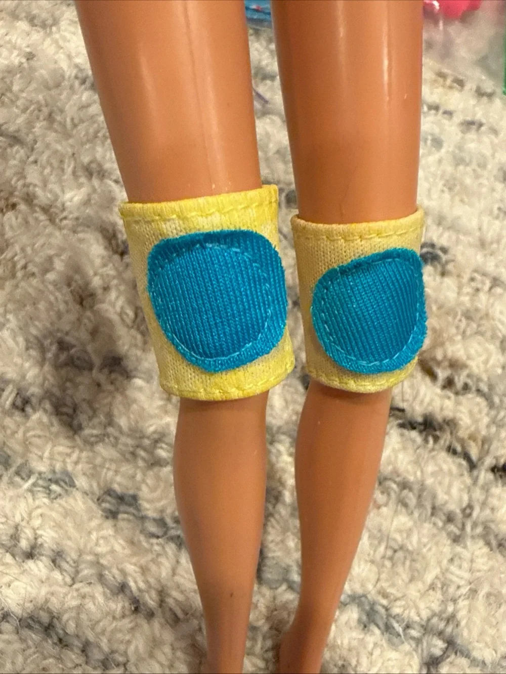 Barbie Vinatge knee pads